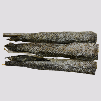 Captain Jacob – Ganze getrocknete Lachshäute – 300 Gramm